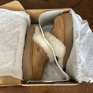 Women’s Ugg Disquette size 6